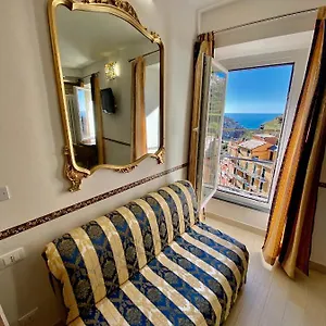giovanni-rooms.hotelitalianriviera.com/